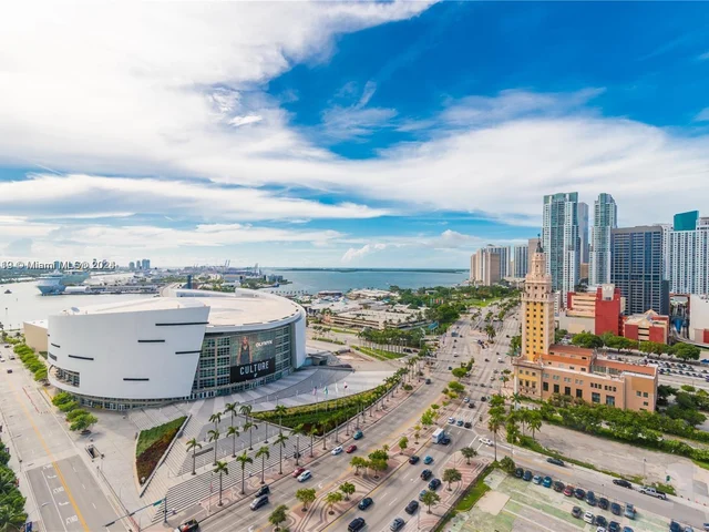 888 Biscayne Blvd # 2103, Miami FL 33132