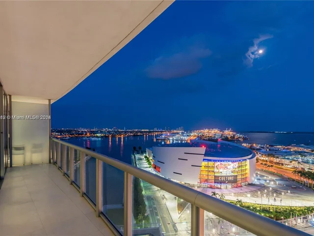 888 Biscayne Blvd # 2103, Miami FL 33132