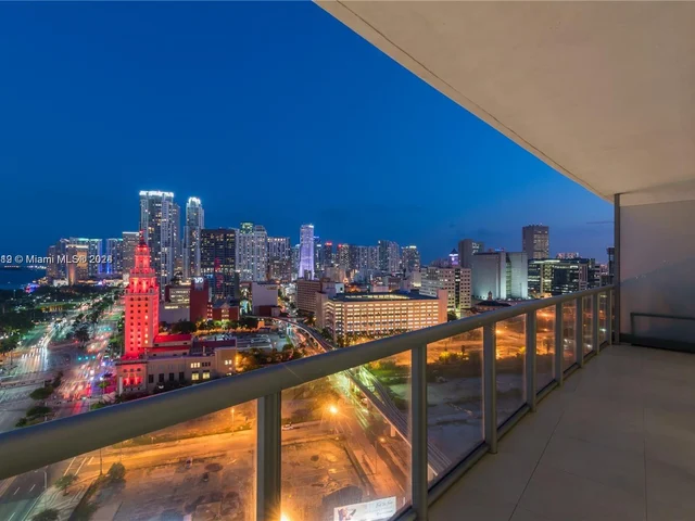 888 Biscayne Blvd # 2103, Miami FL 33132