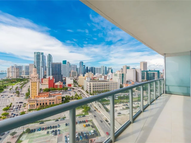 888 Biscayne Blvd # 2103, Miami FL 33132