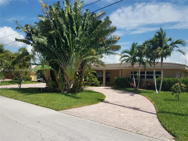 2121 NE 29th St, Lighthouse Point FL 33064