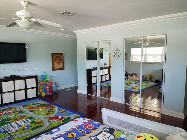 2121 NE 29th St, Lighthouse Point FL 33064