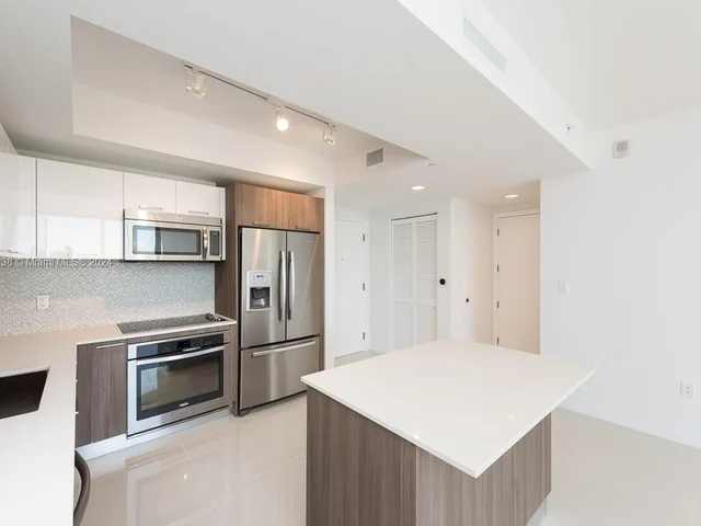 5300 Paseo Blvd # 609, Doral FL 33166