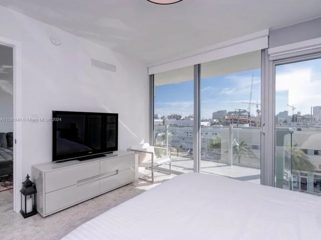 1201 20th St # 413, Miami Beach FL 33139