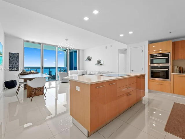 6899 Collins Ave # 1607, Miami Beach FL 33141