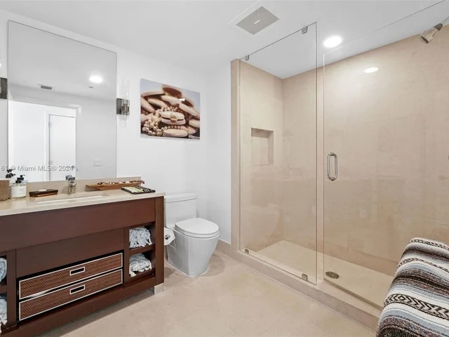 6899 Collins Ave # 1607, Miami Beach FL 33141