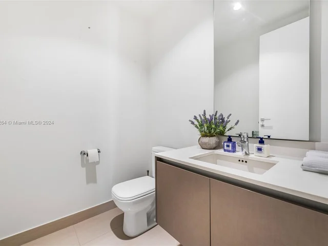 3250 NE 188th St # 504, Aventura FL 33180