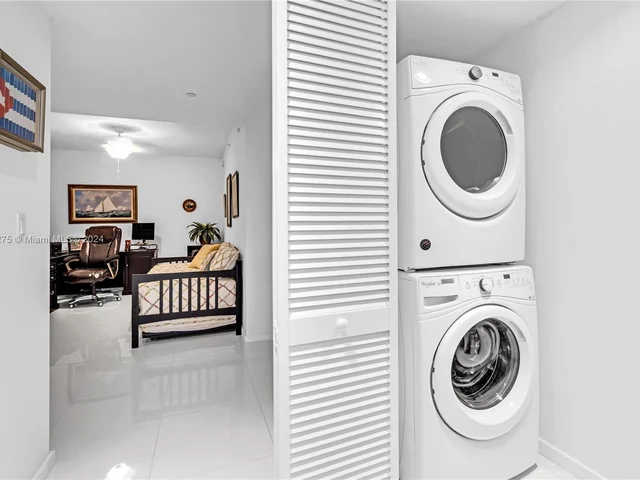 5252 NW 85th Ave # 1212, Doral FL 33166