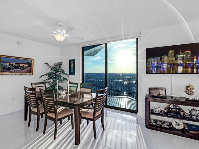 5252 NW 85th Ave # 1212, Doral FL 33166