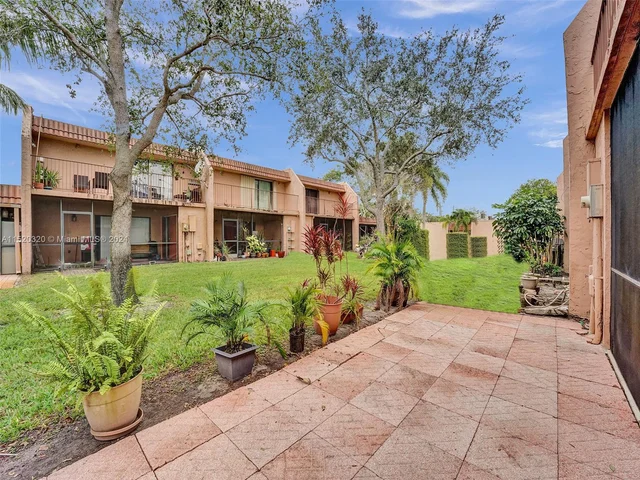 33 Toledo Ct # 35, Davie FL 33324