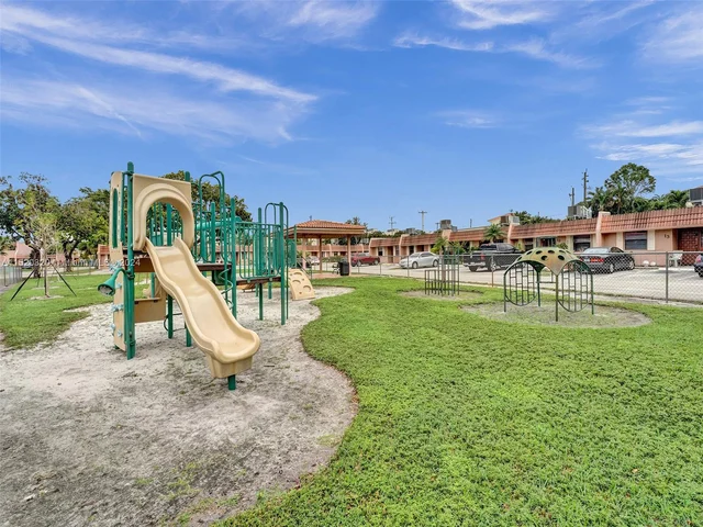 33 Toledo Ct # 35, Davie FL 33324