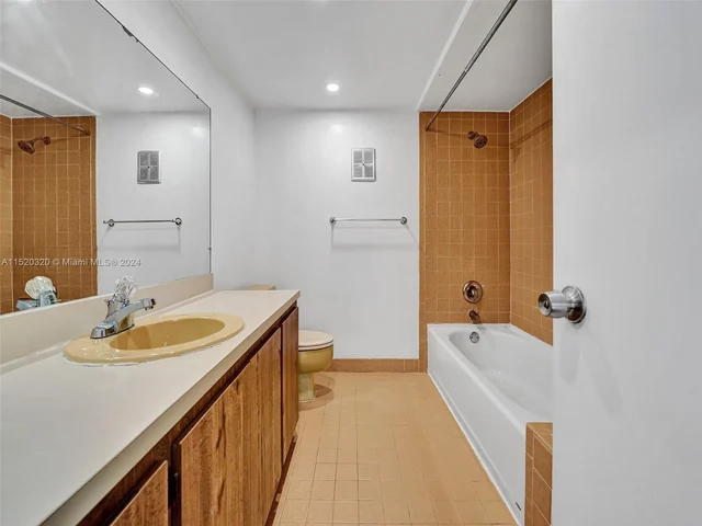 33 Toledo Ct # 35, Davie FL 33324