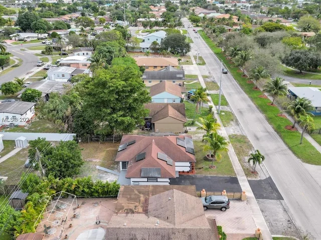 385 NW 15th St, Pompano Beach FL 33060