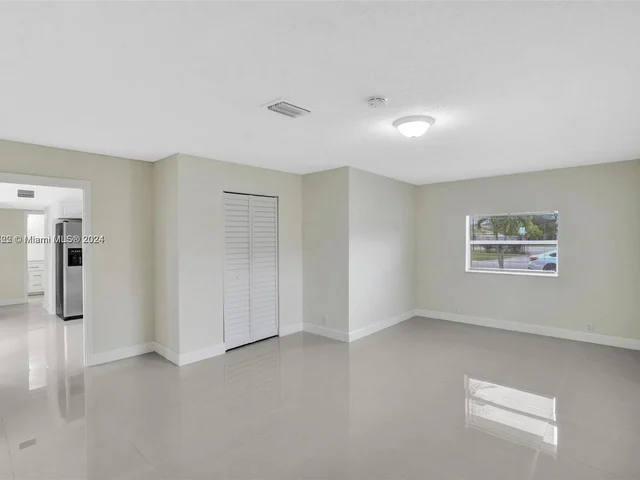 385 NW 15th St, Pompano Beach FL 33060