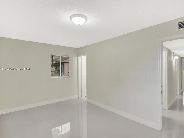 385 NW 15th St, Pompano Beach FL 33060