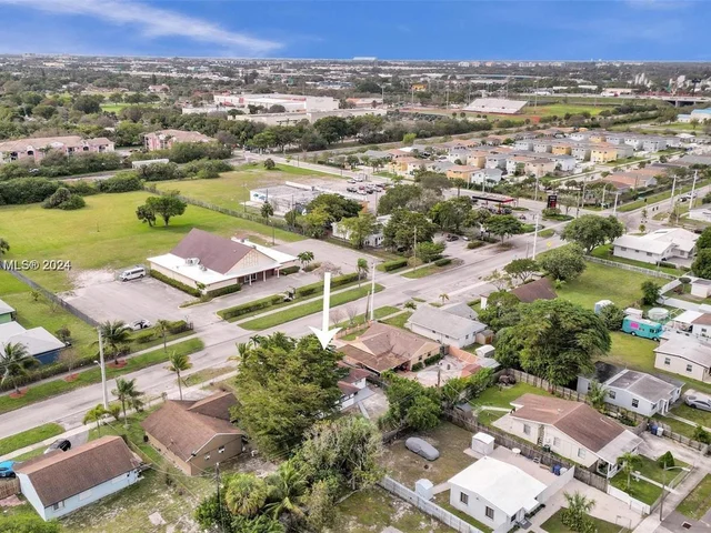 385 NW 15th St, Pompano Beach FL 33060