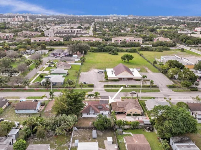 385 NW 15th St, Pompano Beach FL 33060