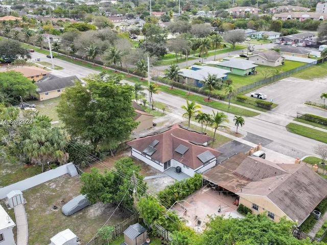 385 NW 15th St, Pompano Beach FL 33060