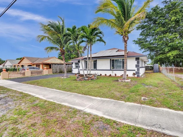 385 NW 15th St, Pompano Beach FL 33060