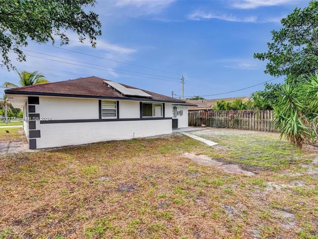 385 NW 15th St, Pompano Beach FL 33060