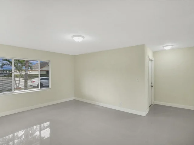 385 NW 15th St, Pompano Beach FL 33060