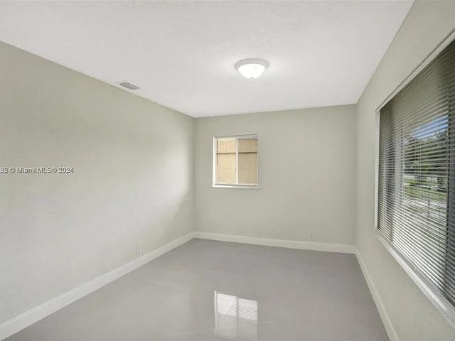 385 NW 15th St, Pompano Beach FL 33060