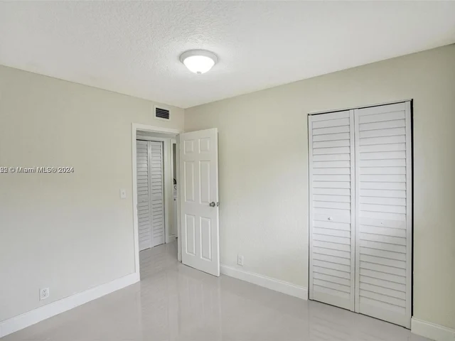 385 NW 15th St, Pompano Beach FL 33060