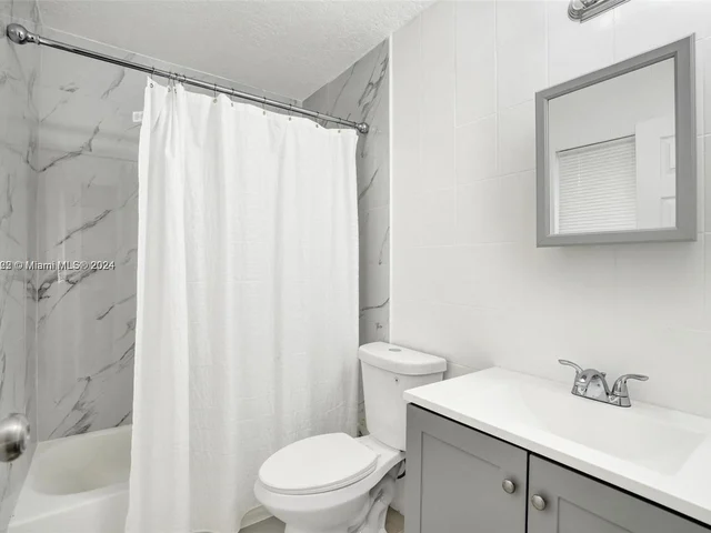 385 NW 15th St, Pompano Beach FL 33060