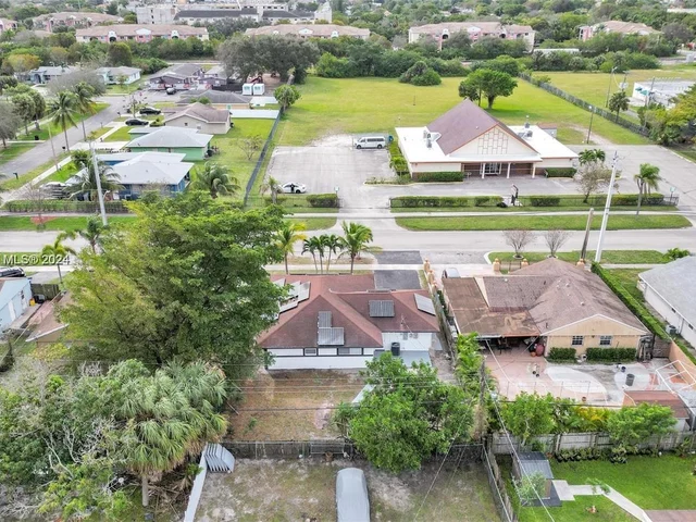 385 NW 15th St, Pompano Beach FL 33060