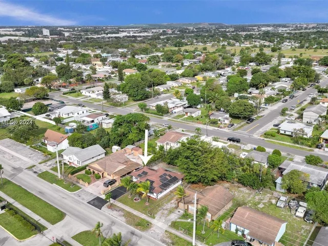 385 NW 15th St, Pompano Beach FL 33060