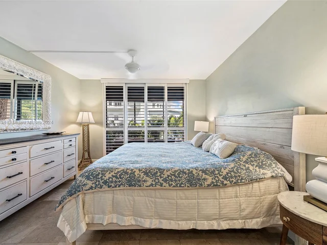 55 Ocean Lane Dr # 3027, Key Biscayne FL 33149