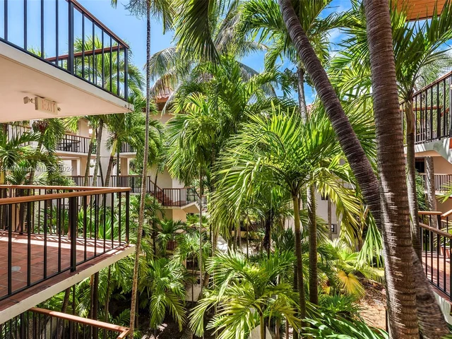 55 Ocean Lane Dr # 3027, Key Biscayne FL 33149