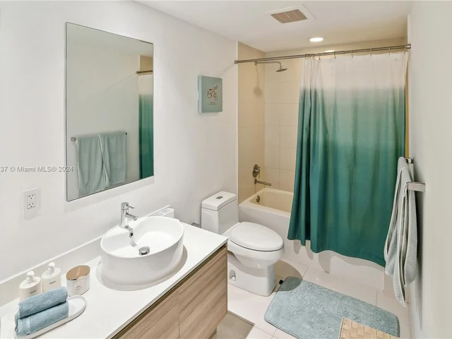 121 NE 34th St # 2503, Miami FL 33137