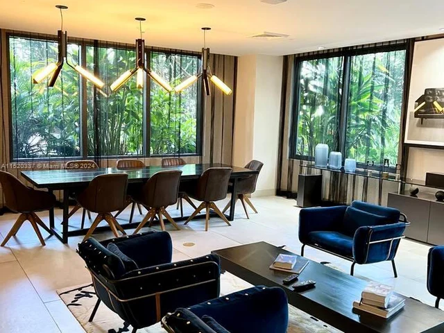 121 NE 34th St # 2503, Miami FL 33137