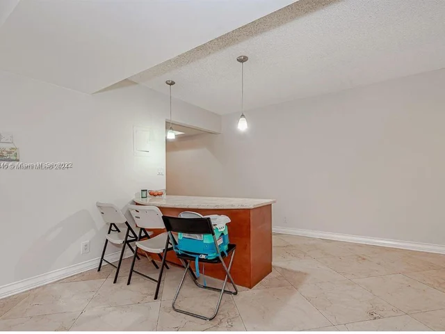 4000 N Hills Dr # 29, Hollywood FL 33021