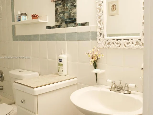 251 Galen Dr # 309E, Key Biscayne FL 33149