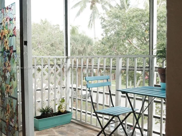 251 Galen Dr # 309E, Key Biscayne FL 33149