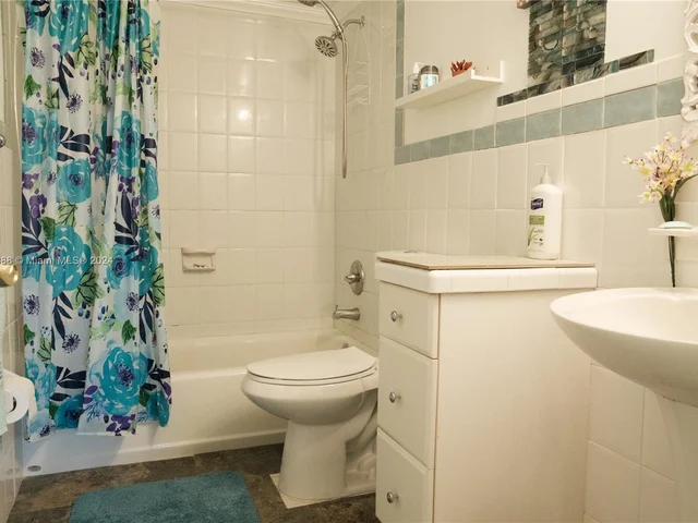 251 Galen Dr # 309E, Key Biscayne FL 33149