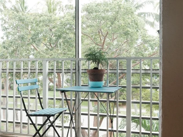 251 Galen Dr # 309E, Key Biscayne FL 33149