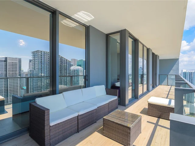 88 SW 7 Street # 3405, Miami FL 33130