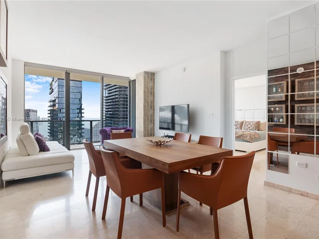 88 SW 7 Street # 3405, Miami FL 33130