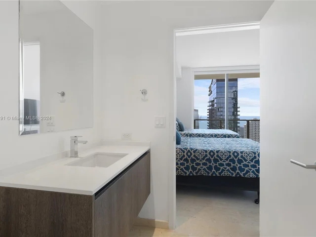 88 SW 7 Street # 3405, Miami FL 33130