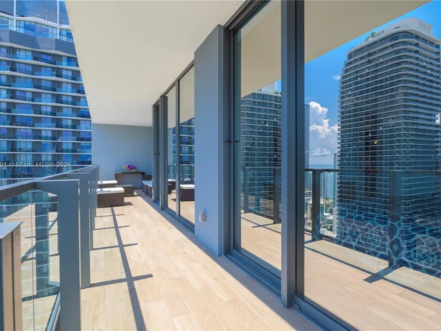 88 SW 7 Street # 3405, Miami FL 33130