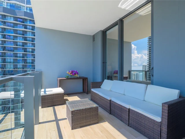 88 SW 7 Street # 3405, Miami FL 33130