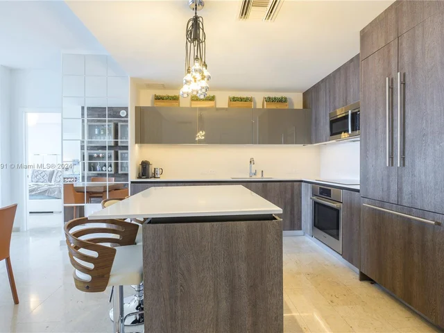 88 SW 7 Street # 3405, Miami FL 33130