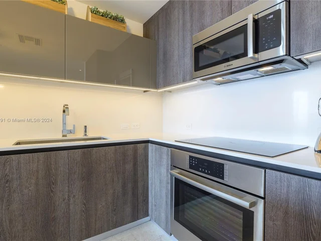 88 SW 7 Street # 3405, Miami FL 33130