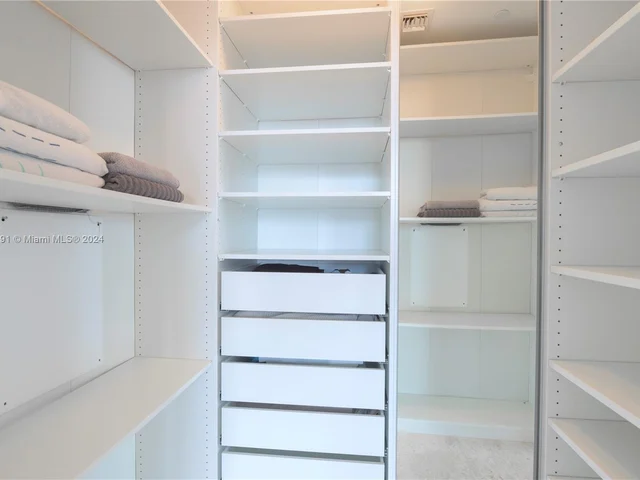 88 SW 7 Street # 3405, Miami FL 33130