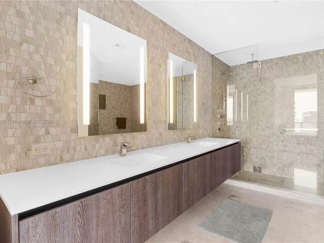 88 SW 7 Street # 3405, Miami FL 33130