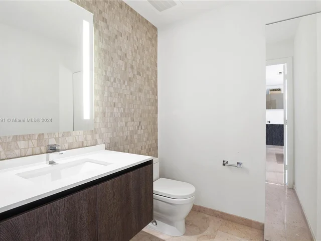 88 SW 7 Street # 3405, Miami FL 33130