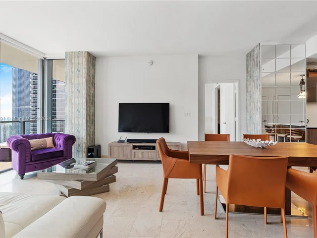 88 SW 7 Street # 3405, Miami FL 33130